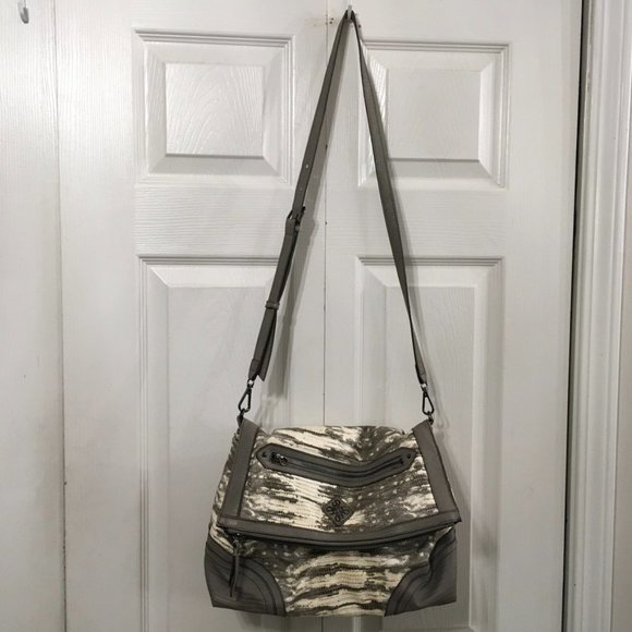 Simply Vera Wang Snakeskin Crossbody Purse - Picture 4 of 15